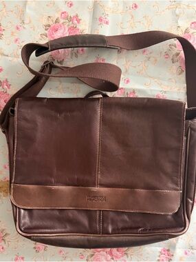 Kenneth Cole Reaction Dark Brown Leather Messenger Bag with Adjustable Strap